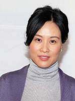 宋思明的妻子(邬君梅 饰)